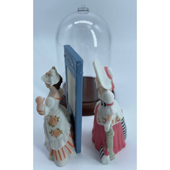 Avon Collectibles Mrs. P.F.E. Albee 1994 Mini's Vintage 4" Figurines & One Case - Picture 5 of 10